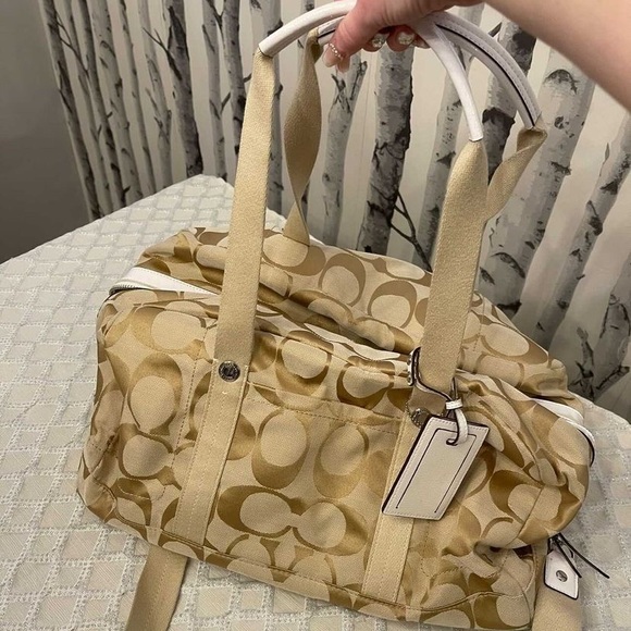 Authentic Coach bag - Picture 1 of 2